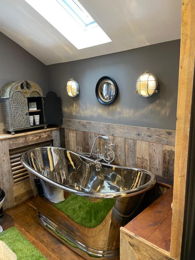 Appartamento The Cocktail Lounge At Cheshire Boutique Bathhouse Nantwich Esterno foto